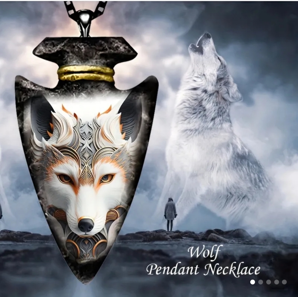 New White wolf Arrowhead Necklace